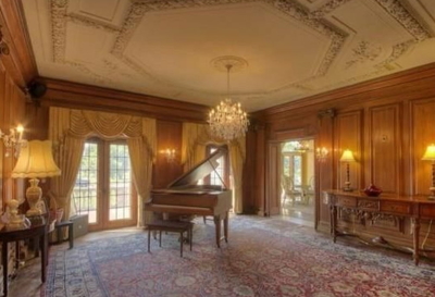 Ocala Custom Painting serving Silver Springs The Villages Ocala FL Florida interior painting exterior painting drywall repair plaster repair power washing aluminum gutter painting refinishing